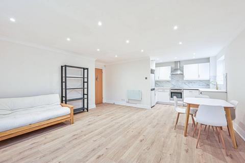 2 bedroom flat to rent, Stephens Lodge, North Finchley, London, N12