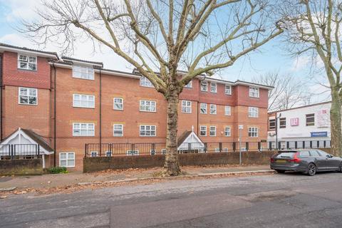 2 bedroom flat to rent, Stephens Lodge, North Finchley, London, N12