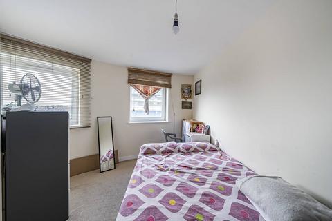 2 bedroom flat for sale, Kenton Road, Harrow, HA3