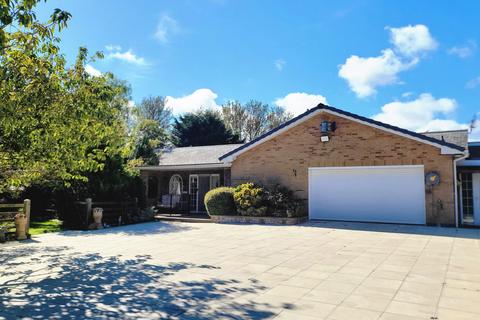 4 bedroom detached bungalow for sale, Skegness Road, Skegness PE24