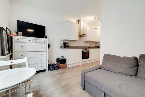 1 bedroom flat to rent, Floral Street, London WC2E