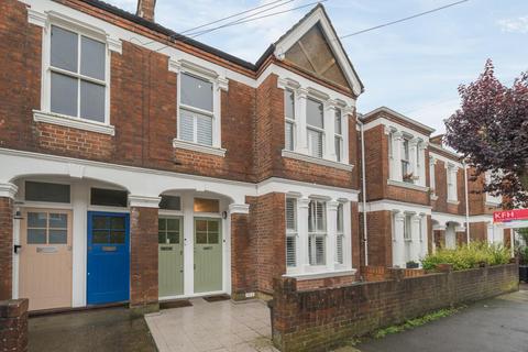 74 Waldron Road, London, SW18 3TD