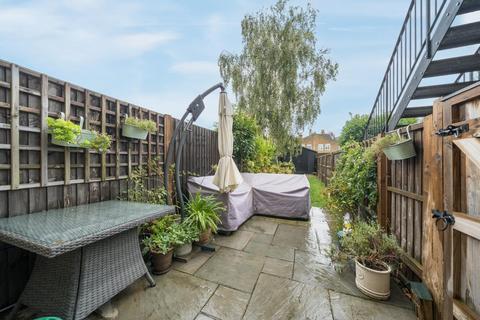 74 Waldron Road, London, SW18 3TD