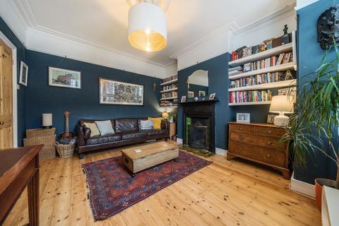 74 Waldron Road, London, SW18 3TD