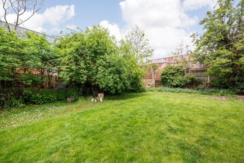 Flat 4, Grove Court Addington Grove, London, SE26 4JS