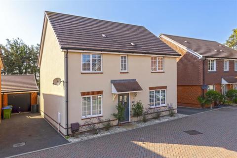 12 Bennett Gardens, Ferring, Worthing, BN12 6FL