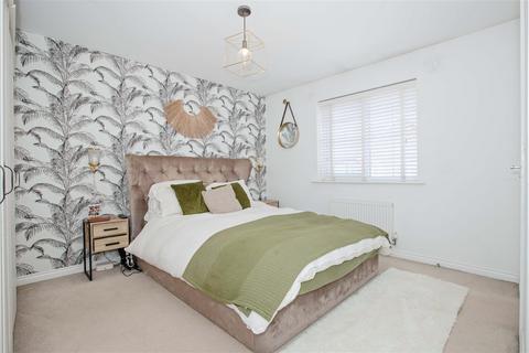 12 Bennett Gardens, Ferring, Worthing, BN12 6FL
