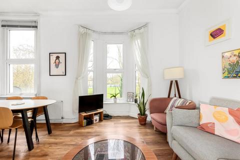 1 bedroom apartment for sale, High Street, Penge, London, SE20