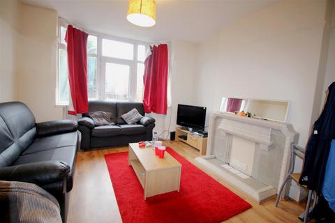 5 bedroom semi-detached house to rent, * £115pppw Excluding Bills * Rolleston Drive, Lenton, NG7 1JT - UON