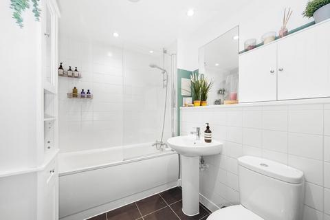 2 bedroom apartment for sale, Woods Road, Peckham, SE15