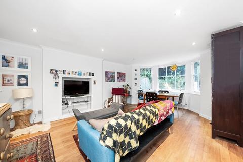 3 bedroom apartment for sale, Southampton Way, Camberwell, SE5