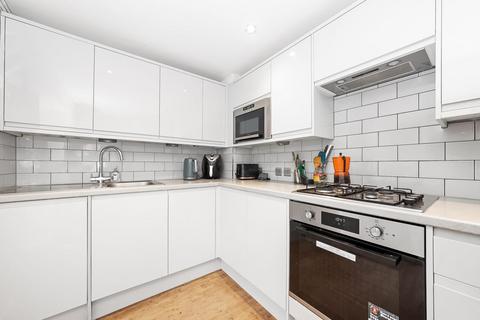 3 bedroom apartment for sale, Southampton Way, Camberwell, SE5