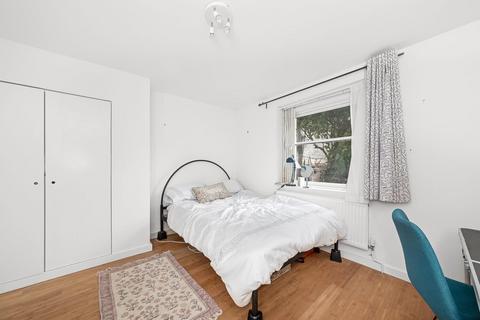 3 bedroom apartment for sale, Southampton Way, Camberwell, SE5