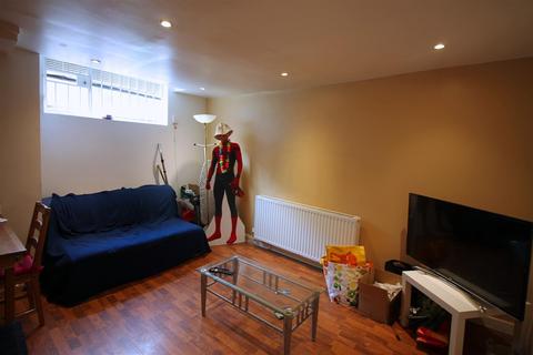4 bedroom house to rent, William Street, Hyde Park, Leeds