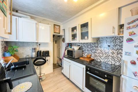 2 bedroom terraced house for sale, Park Avenue, Northfleet, DA11