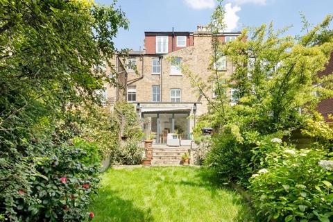 25 Belvoir Road, London, SE22 0QY
