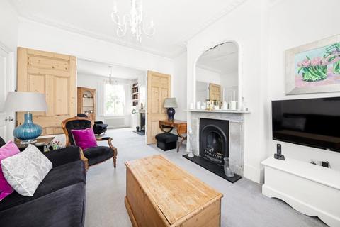 25 Belvoir Road, London, SE22 0QY