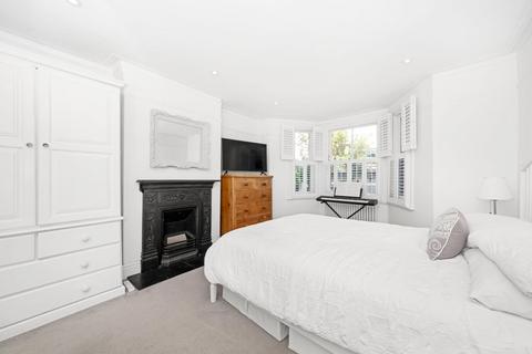 25 Belvoir Road, London, SE22 0QY