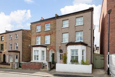 4 bedroom end of terrace house for sale, Elderton Road Sydenham