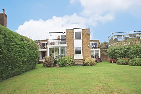 2 bedroom ground floor flat for sale, Arun Court, Pulborough