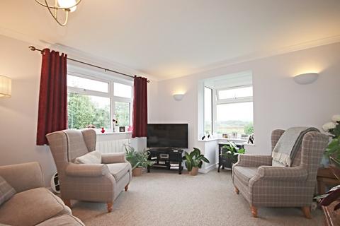 2 bedroom ground floor flat for sale, Arun Court, Pulborough