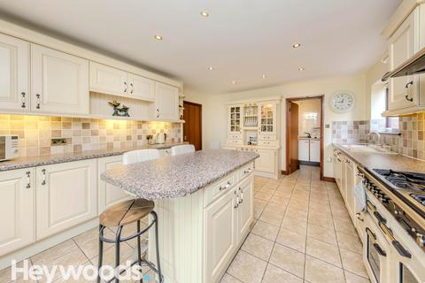 4 bedroom detached house for sale, Castel Close, Seabridge, Newcastle under Lyme