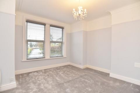 2 bedroom ground floor flat for sale, Harlow Moor Drive, Harrogate