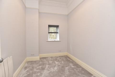 2 bedroom ground floor flat for sale, Harlow Moor Drive, Harrogate