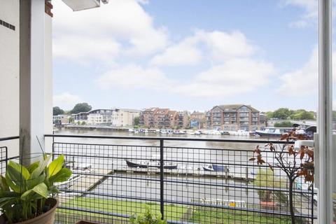 2 bedroom apartment for sale, Steadfast Road, Kingston Upon Thames KT1