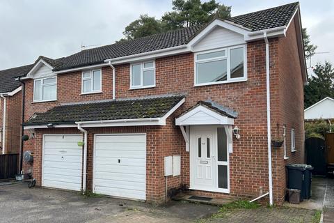 3 bedroom semi-detached house to rent, Alderholt, Hampshire