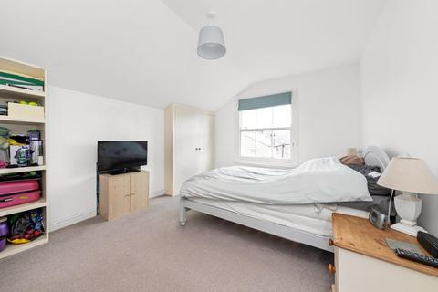 2 bedroom apartment for sale, Holmdene Avenue Herne Hill