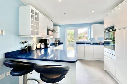 32 Anvil Way, Springfield, Chelmsford, CM1 6SZ