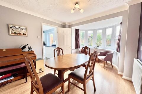 32 Anvil Way, Springfield, Chelmsford, CM1 6SZ