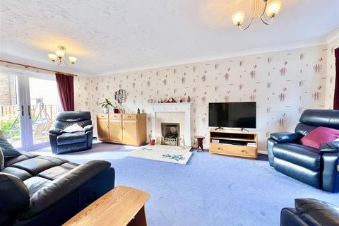 32 Anvil Way, Springfield, Chelmsford, CM1 6SZ