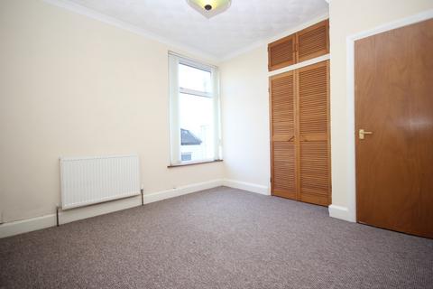 2 bedroom flat to rent, Torrington Court, Plymouth PL4