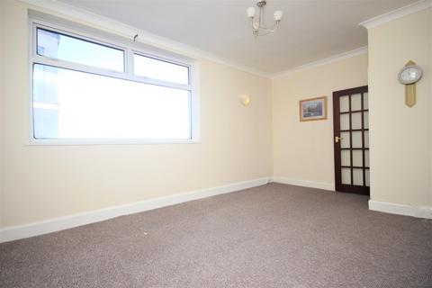 2 bedroom flat to rent, Torrington Court, Plymouth PL4