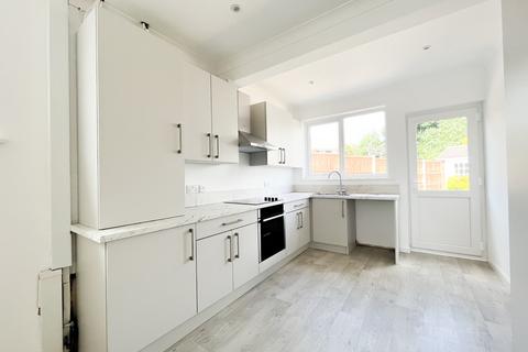 3 bedroom semi-detached house to rent, Victor Gardens, Hockley