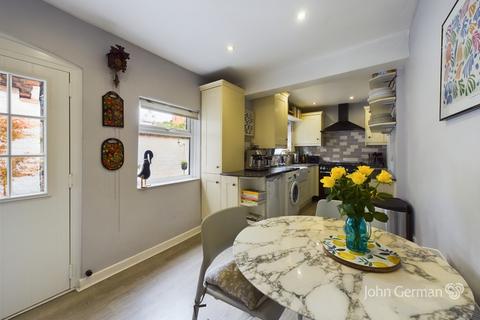 3 bedroom terraced house for sale, Talbot Road, Forebridge