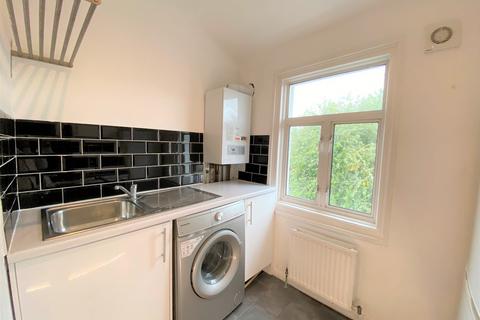 2 bedroom flat for sale, Coningham Road, Shepherd's Bush, London