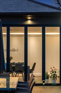 26a Eversley Crescent, London, N21 1EJ