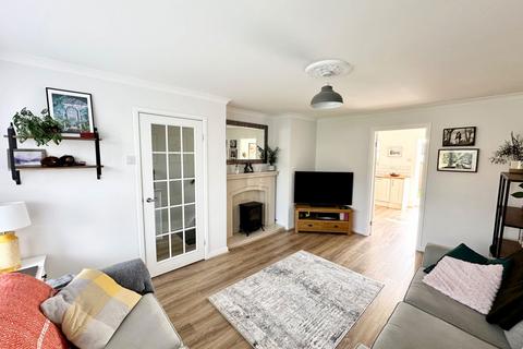 20 Greenfield Mount, Wrenthorpe, Wakefield, WF2 0TJ