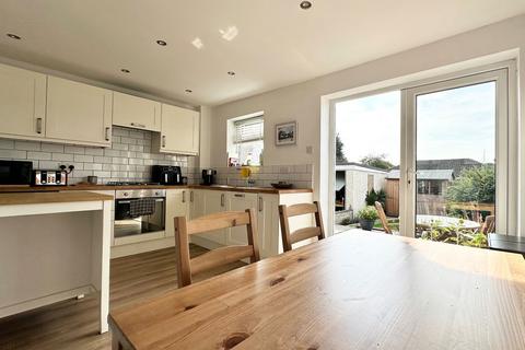 20 Greenfield Mount, Wrenthorpe, Wakefield, WF2 0TJ