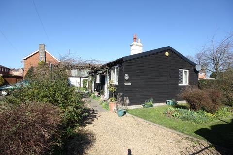 2 bedroom detached bungalow to rent, Thorpe Road, Melton Mowbray