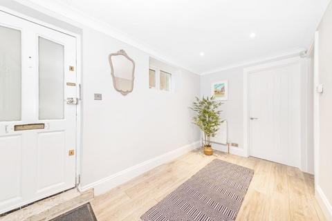 Flat 1, 100 East Dulwich Road, London, SE22 9AT