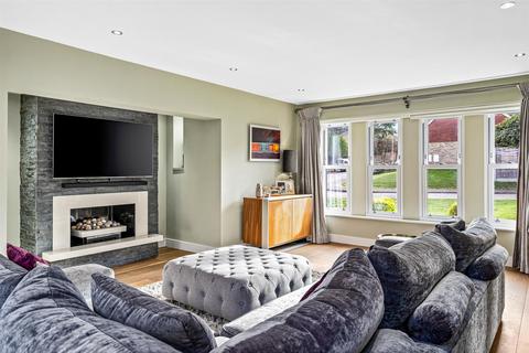10 Poets Gate, Cheshunt, Waltham Cross, EN7 6SB