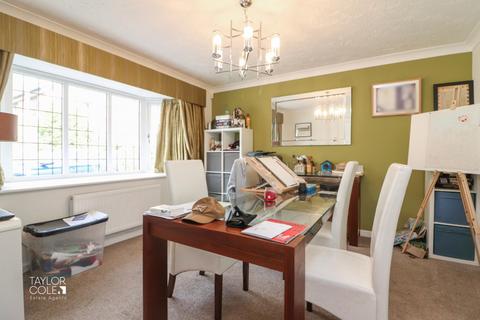 20 Brancaster Close, Amington, Tamworth, B77 3QD