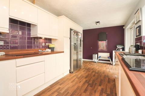 20 Brancaster Close, Amington, Tamworth, B77 3QD