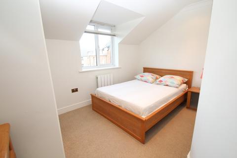 2 bedroom apartment to rent, The Hall, Leeds