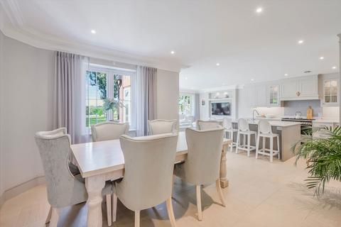15 Highfield Close, Lingfield, RH7 6GR