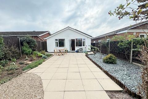 2 bedroom detached bungalow for sale, Woodcote Avenue, Kenilworth